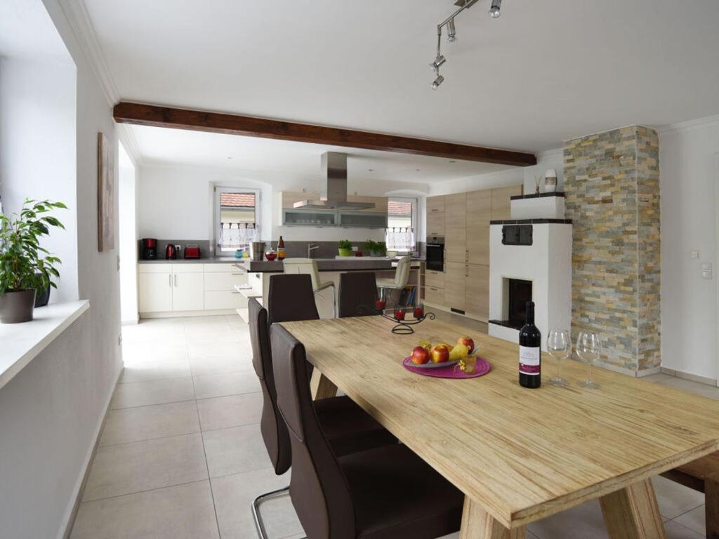 Charming Apartment In Himmelkron Exterior photo